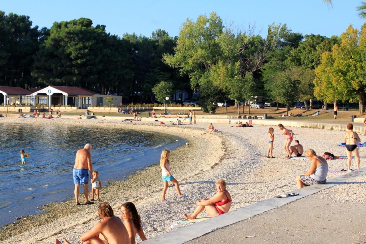 Family Friendly Apartments With A Swimming Pool Valbandon, Fazana - 2201 Stinjan Bagian luar foto