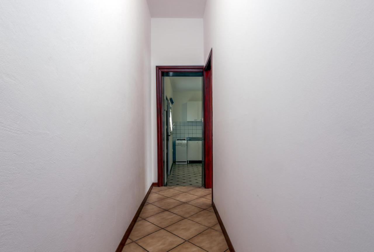 Family Friendly Apartments With A Swimming Pool Valbandon, Fazana - 2201 Stinjan Bagian luar foto